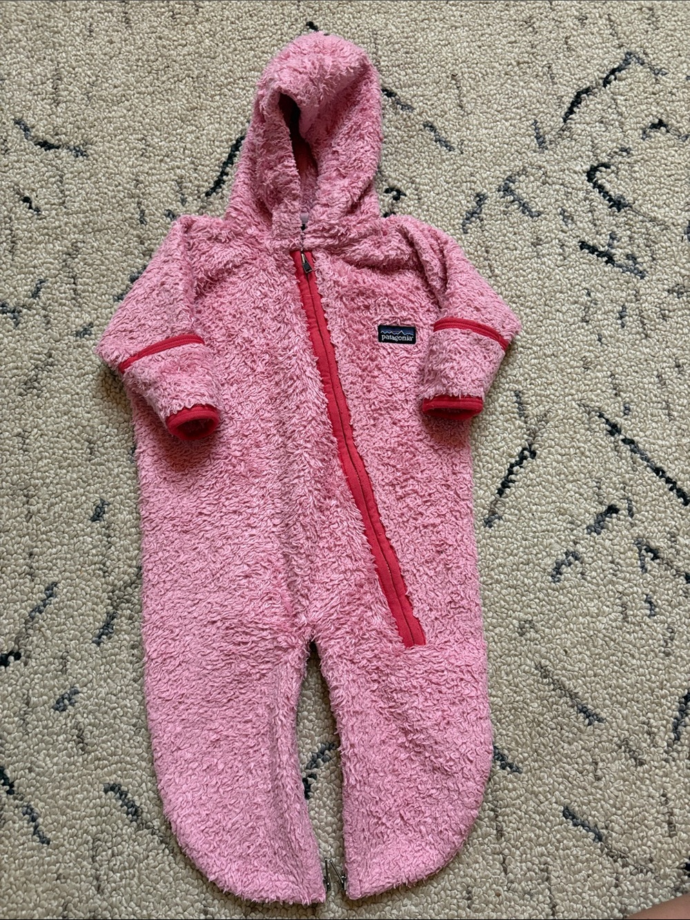 Patagonia Baby Furry Friends Convertible
Fleece Bunting Sleep Sack 3-6M